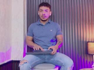 Oliver Wyse webcam flirt4free model stream image