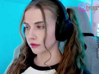 VikkiExtraCheese webcam bongacams model stream image