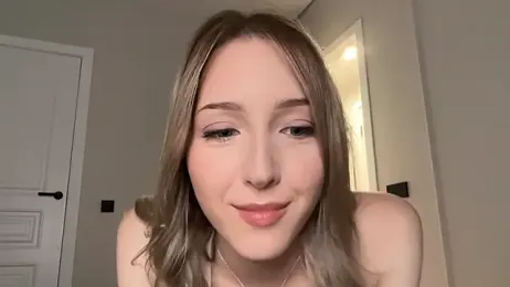 Kattie_Petite webcam model stream image