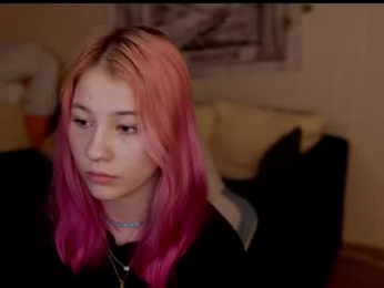 traharaaa webcam model stream image