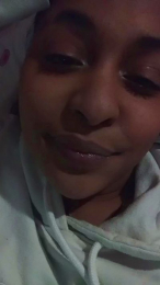 elenis4 webcam model stream image