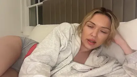 lolableux webcam model stream image