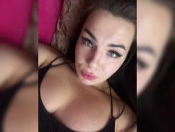 2LILMOMMY2 webcam model stream image