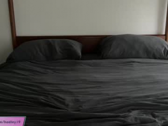 hadley19 webcam model stream image