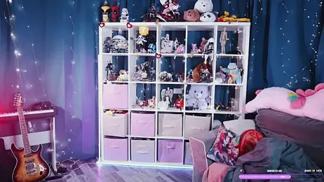 MadnessAlison webcam model stream image