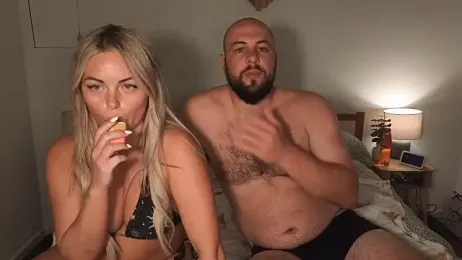 BetweenUsXx webcam stripchat model stream image