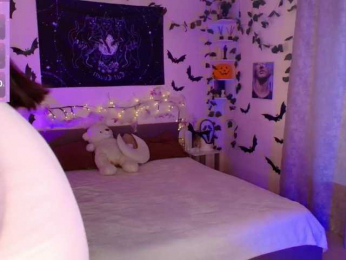 LunaraAdams webcam model stream image