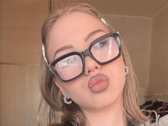 SaraBaier webcam model stream image