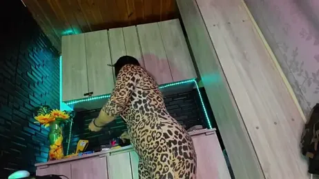 LaureenHills webcam model stream image