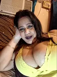 Hot_Queen77 webcam model stream image