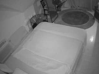 voyeurcam-julmodels-whitebed-4 webcam model stream image