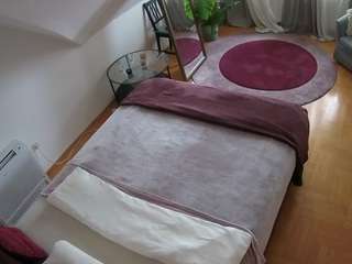 voyeurcam-julmodels-whitebed-4 webcam model stream image