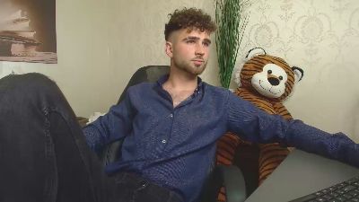 KyloEast webcam cam4 model stream image