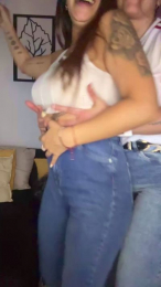 flor_aura30 webcam model stream image