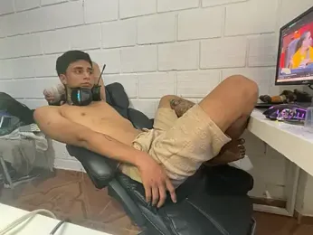 Max_TheHorseDick webcam stripchat model stream image