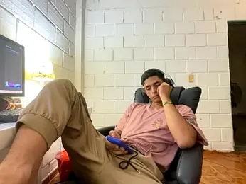 Max_TheHorseDick webcam model stream image