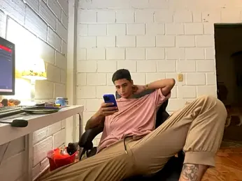 Max_TheHorseDick webcam model stream image