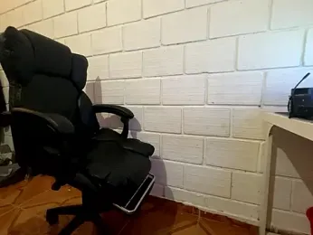 Max_TheHorseDick webcam model stream image