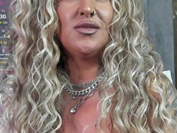 SierraQuinn webcam model stream image