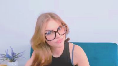 StormiDoll webcam cam4 model stream image