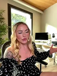 EmaSalis webcam model stream image