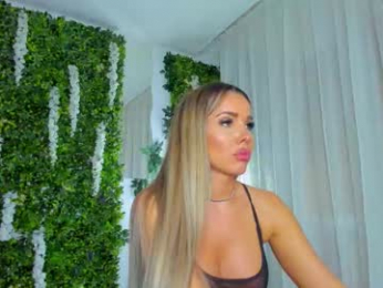 zinasquirts webcam chaturbate model stream image