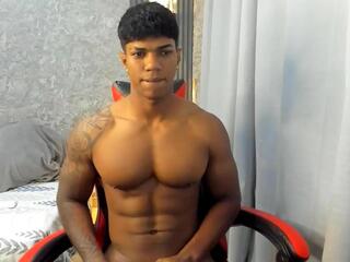 Dominnic Strong webcam model stream image