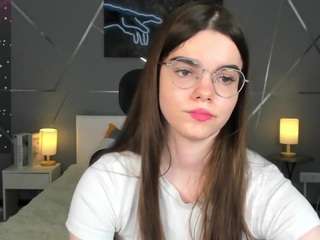 miss-evelyne webcam camsoda model stream image