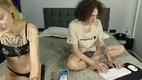 FreyaLoups webcam model stream image