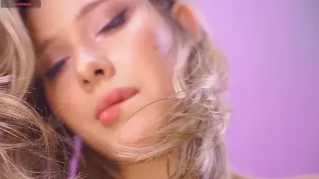 Tella_dream webcam stripchat model stream image