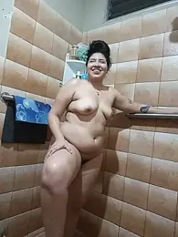 Danelyhit webcam model stream image