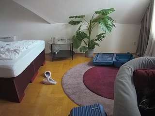 voyeurcam-julmodels-whitebed-6 webcam model stream image
