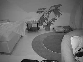 voyeurcam-julmodels-whitebed-6 webcam model stream image
