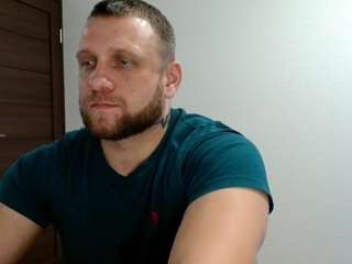 b-l-o-n-d webcam model stream image