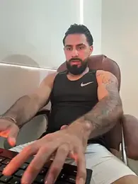 Ryan_Black3 webcam model stream image