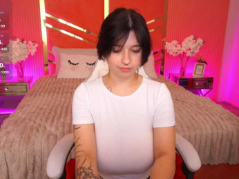 MikiiKiwi webcam model stream image