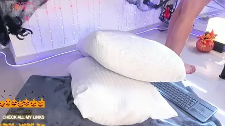 ohyesly_ webcam model stream image