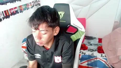 Liarr_ webcam model stream image