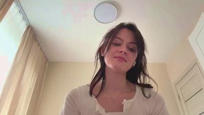 JuleThreets webcam model stream image