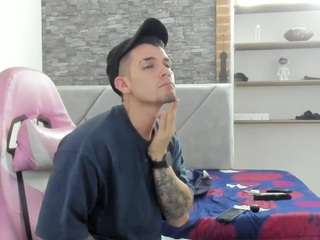 boyy-hott webcam model stream image