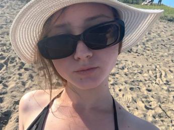 HelgaHumenik webcam model stream image