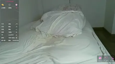 AlexNovakk webcam model stream image