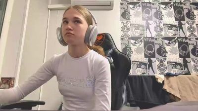 PamCoppess webcam model stream image