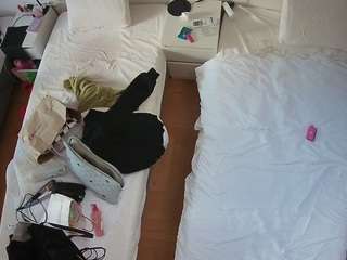 voyeurcam-julmodels-bed-5 webcam model stream image