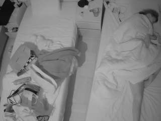 voyeurcam-julmodels-bed-5 webcam model stream image