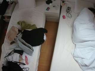 voyeurcam-julmodels-bed-5 webcam model stream image