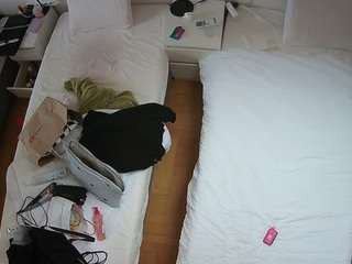 voyeurcam-julmodels-bed-5 webcam model stream image