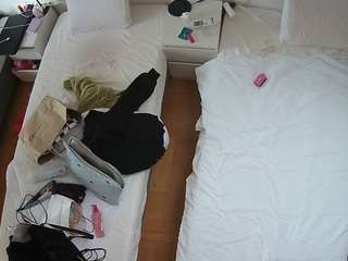voyeurcam-julmodels-bed-5 webcam model stream image