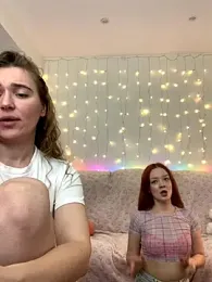 Radiants_two webcam model stream image