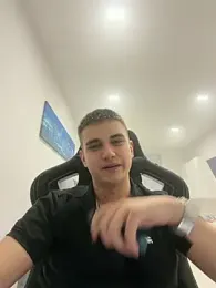 WARDEN_w webcam model stream image